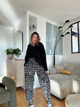 Charger l&#39;image dans la galerie, Pantalon DELILA velours leo