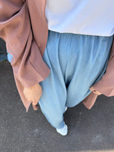 Charger l&#39;image dans la galerie, Pantalon Delila long Denim viscose ciel