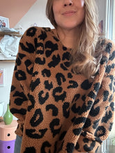 Charger l&#39;image dans la galerie, Pull Angélique leopard manches longues