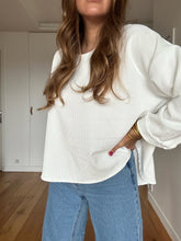 Charger l&#39;image dans la galerie, Blouse Angélique - versions velours ou lin manches courtes ou longues