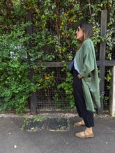 Charger l&#39;image dans la galerie, Pantalon « Carrot Pant » Juniper coton plumetis noir taille M