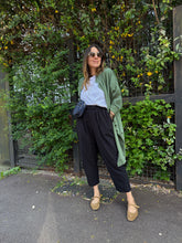 Charger l&#39;image dans la galerie, Pantalon « Carrot Pant » Juniper coton plumetis noir taille M
