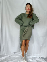 Charger l&#39;image dans la galerie, Ensemble Sweat Crop Roxie et Jupe Lena molleton kaki