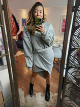 Charger l&#39;image dans la galerie, Ensemble Sweat Crop Roxie et Jupe Lena Molleton gris