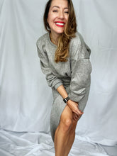 Charger l&#39;image dans la galerie, Ensemble Sweat Crop Roxie et Jupe Lena Molleton gris